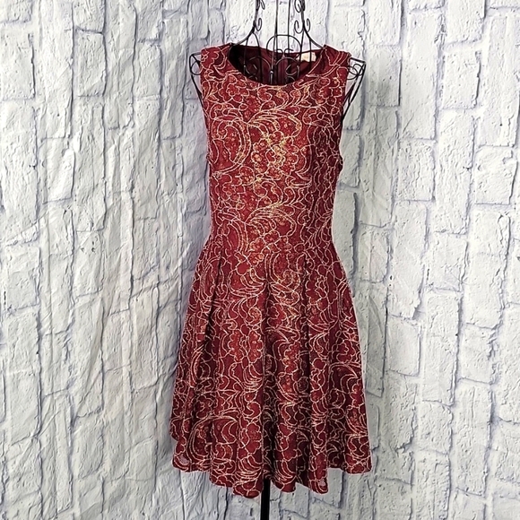 ALTAR'D STATE Red Lacey Gold‎ Metallic Floral Sleeveless Dress Medium - Picture 1 of 8